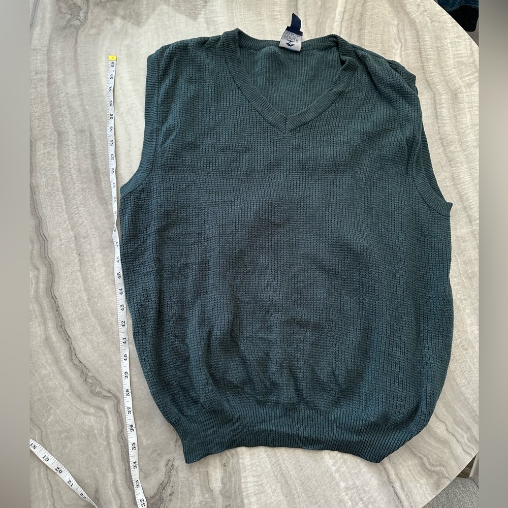 Dark green sweater vest size L (mens sizing)